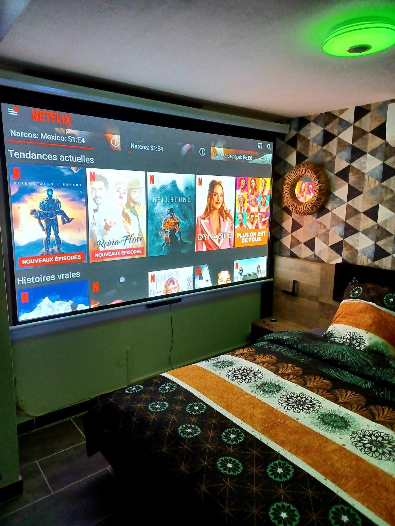 Les Charmes-Balneotherapie-Videoprojecteur-Netflix 博姆莱达姆 外观 照片